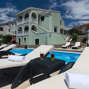 villa-diana-punat.primorje-gorskikotar.com/
